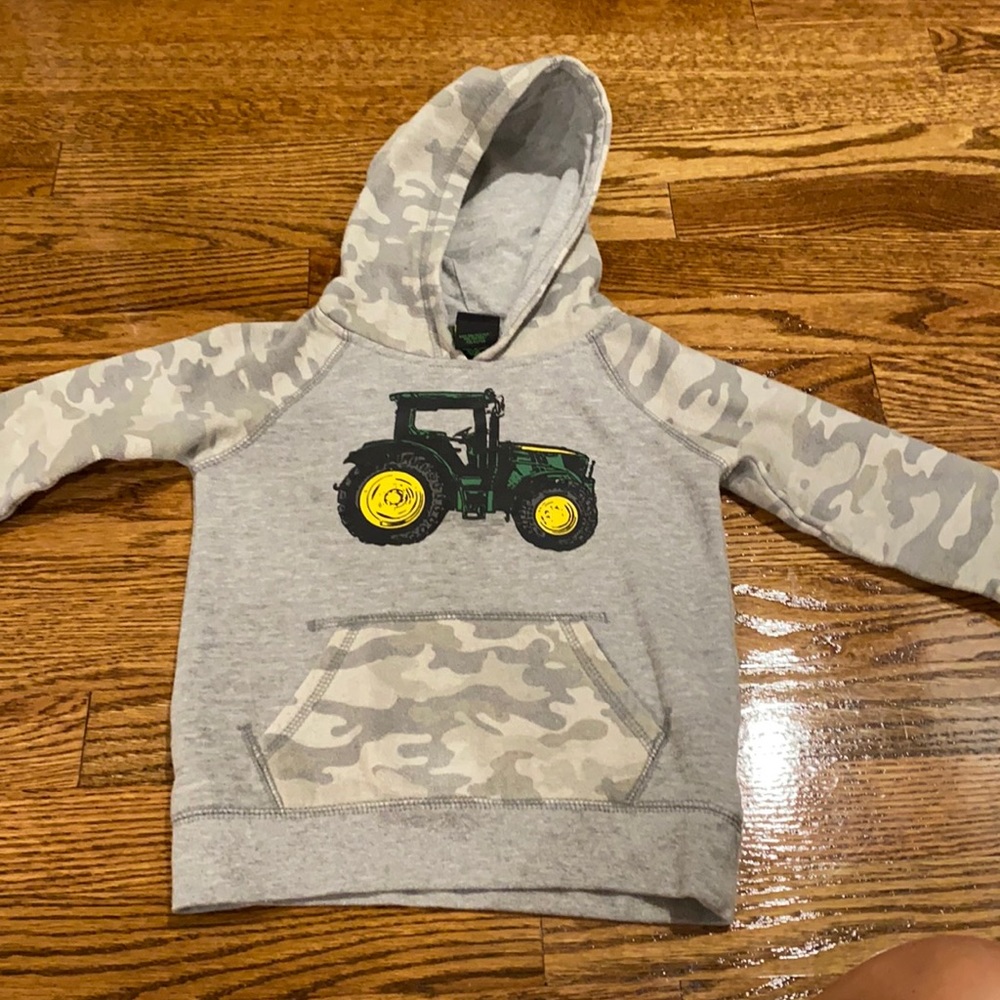 Boys size 4T John Deere hooded sweatshirt